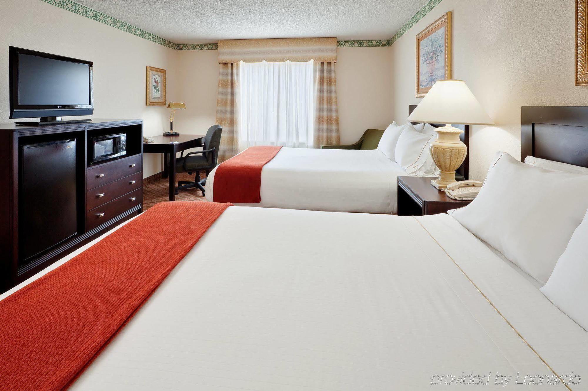 Holiday Inn Express Hotel & Suites Easton, An Ihg Hotel Стая снимка